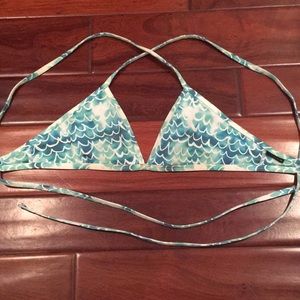Jolyn triangle top